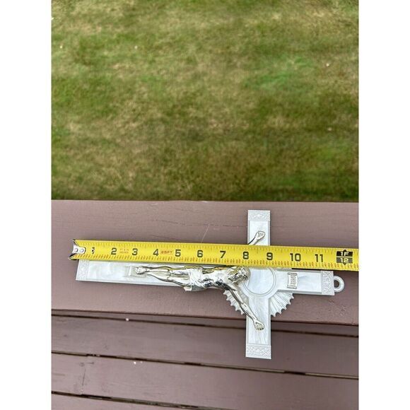 Vintage Pearl White Crucifix Lucite Cross White Jesus RELIGIOUS, FAITH - Picture 8 of 8